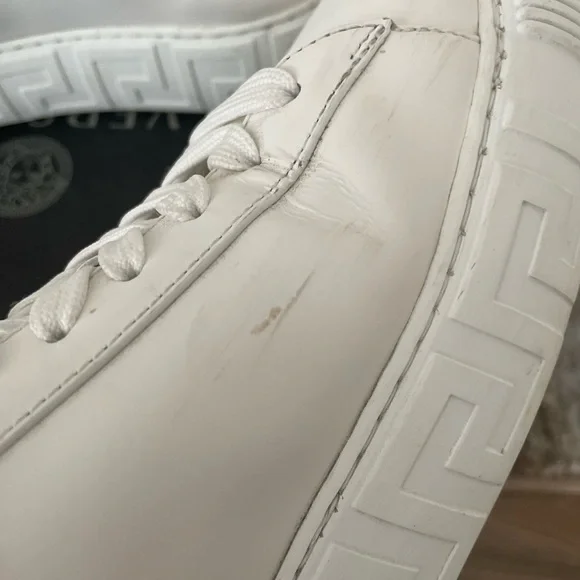 Versace, Men’s Logo Leather - Picture 3 of 11